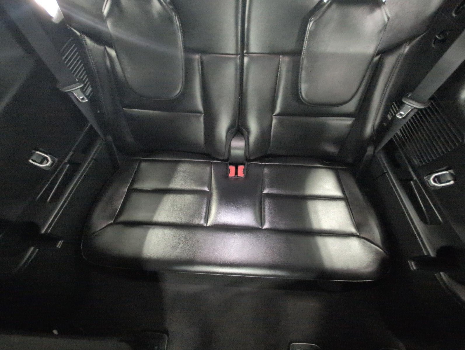 Used 2024 Ford Explorer XLT w/ Equipment Group 202A AWD/4WD image 24