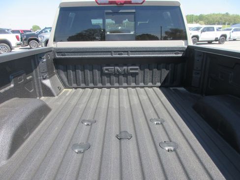 New 2026 GMC Sierra 2500 AT4 w/ AT4 Premium Plus Package AWD/4WD image 7