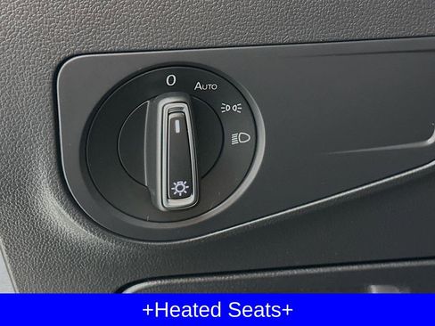 Used 2024 Volkswagen Tiguan SE w/ Panoramic Sunroof Package image 16