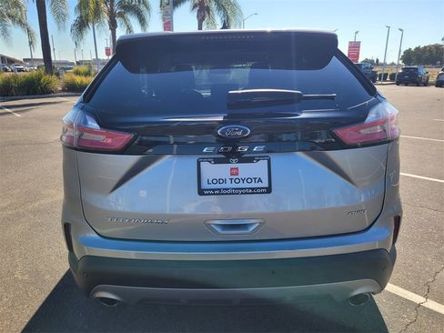 Used 2022 Ford Edge Titanium image 5