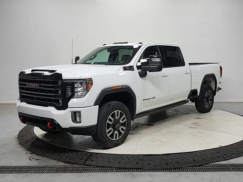 Used 2022 GMC Sierra 2500 AT4 w/ AT4 Premium Plus Package AWD/4WD image 3