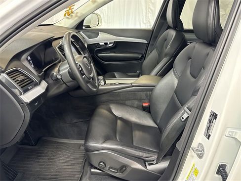 Used 2023 Volvo XC90 B5 Core w/ Climate Package image 10