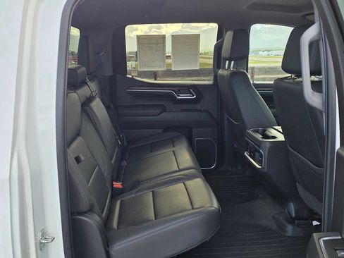 Used 2023 GMC Sierra 1500 SLT w/ SLT Premium Package AWD/4WD image 12