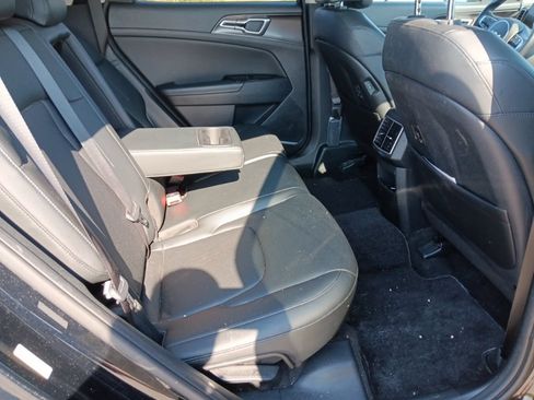 Used 2023 Kia Sportage EX FWD image 21