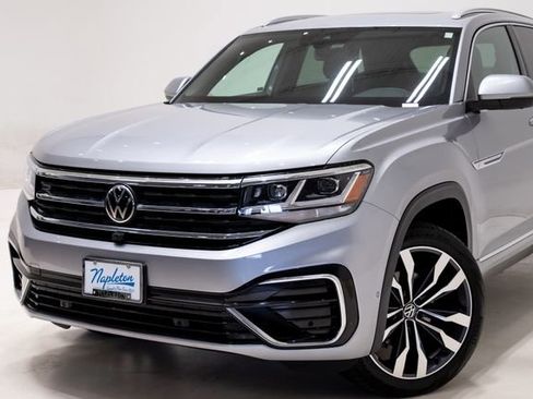 Used 2023 Volkswagen Atlas Cross Sport SEL Premium R-Line image 2