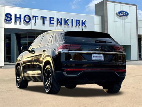 Used 2022 Volkswagen Atlas Cross Sport SE image 6