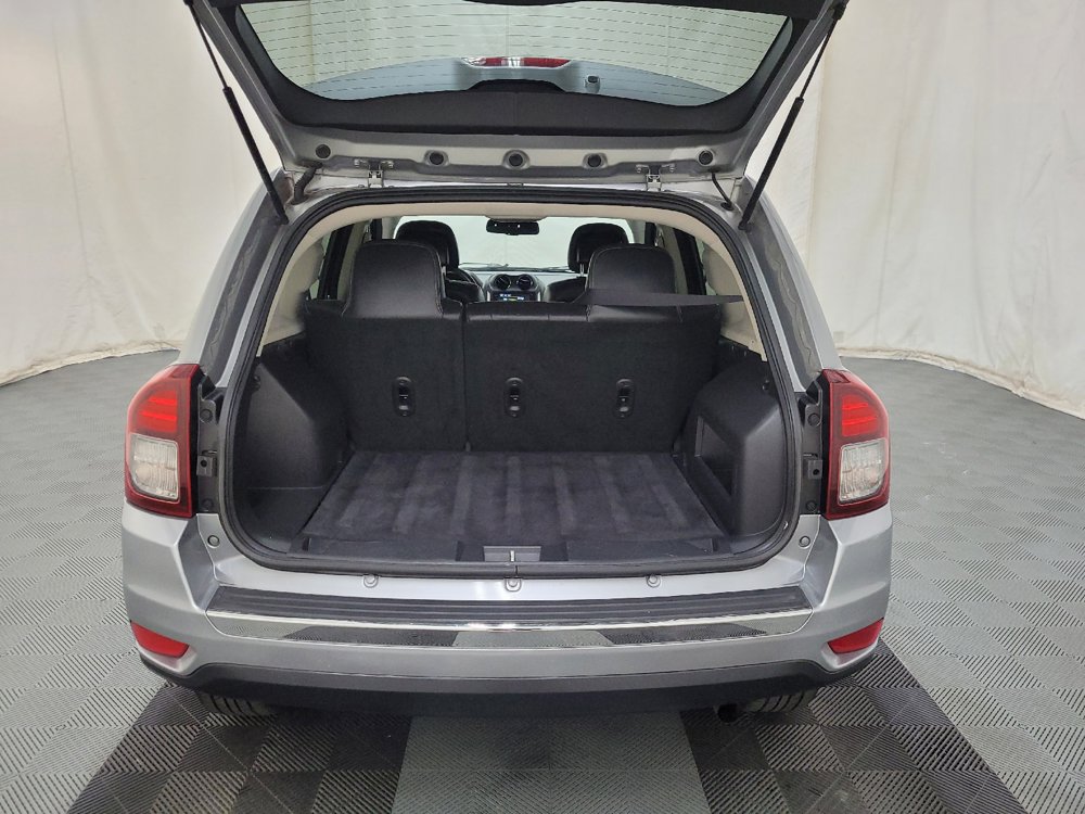 Used 2015 Jeep Compass High Altitude AWD/4WD image 29