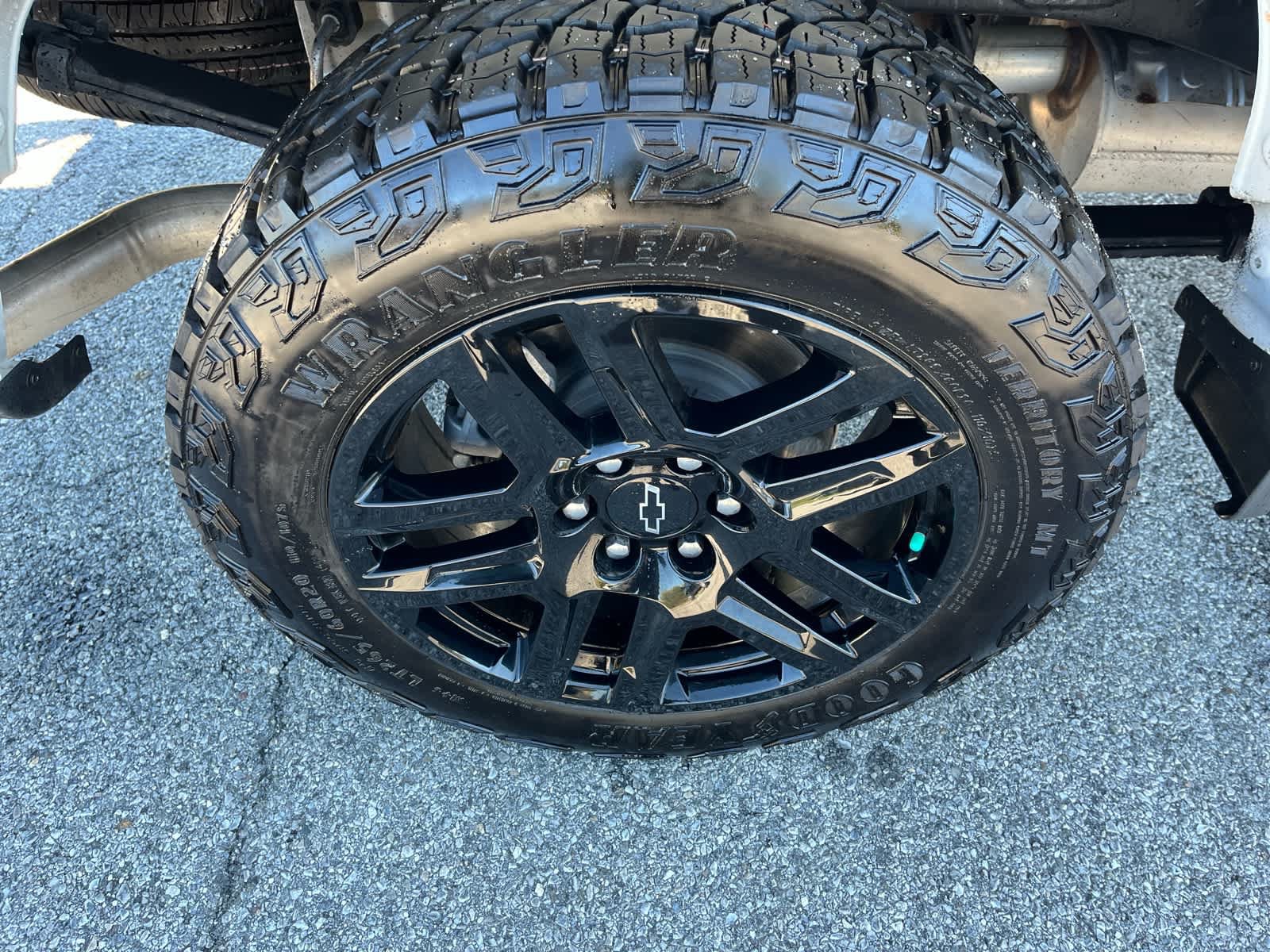 Used 2024 Chevrolet Silverado 1500 LT Trail Boss w/ LPO, Dark Essentials Package AWD/4WD image 32