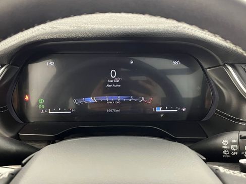 Used 2024 Jeep Grand Cherokee Limited w/ Black Appearance Package image 19