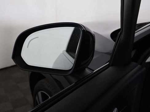 Used 2024 Volvo XC40 B5 Plus w/ Protection Package Premier image 35