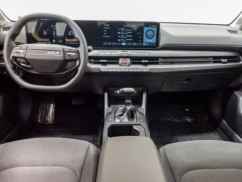 Used 2025 Kia K4 FWD image 25