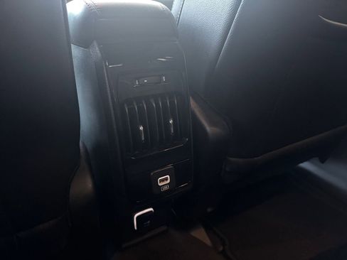 Used 2025 Jeep Compass Limited image 24