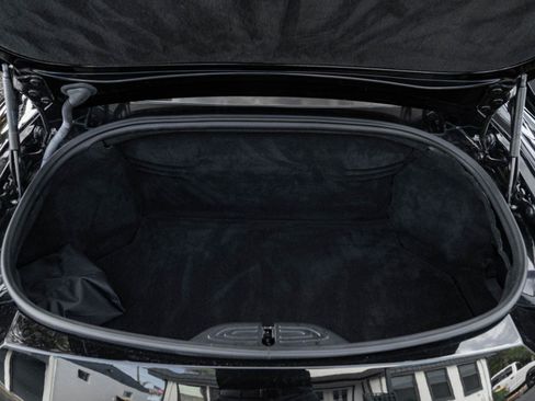 Used 2021 Aston Martin V8 Vantage Roadster image 45