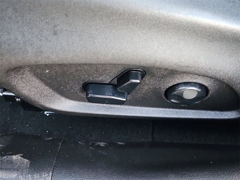 Used 2021 Jeep Renegade Limited w/ Sun & Sound Group image 24