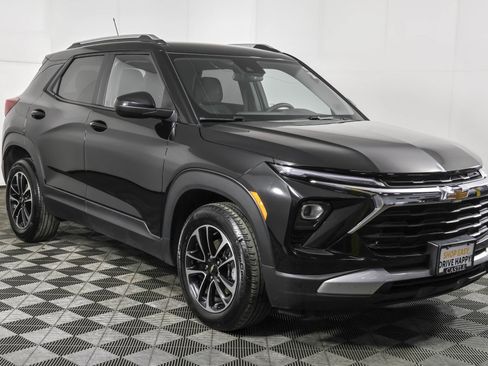Used 2024 Chevrolet TrailBlazer LT FWD image 10