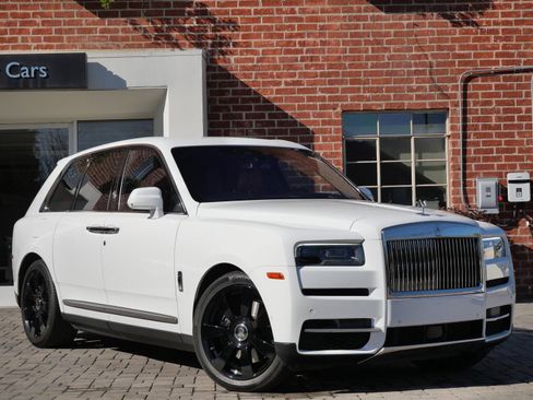 Certified 2022 Rolls-Royce Cullinan w/ Cullinan Package image 21