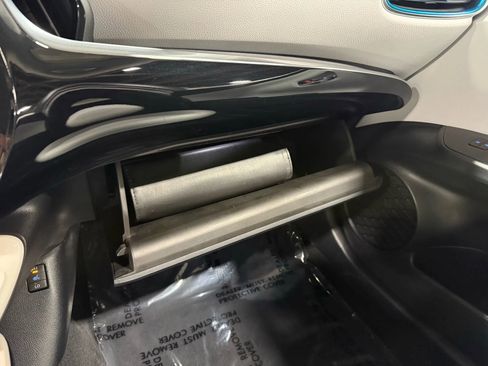 Used 2019 Toyota Prius Prime Premium image 21