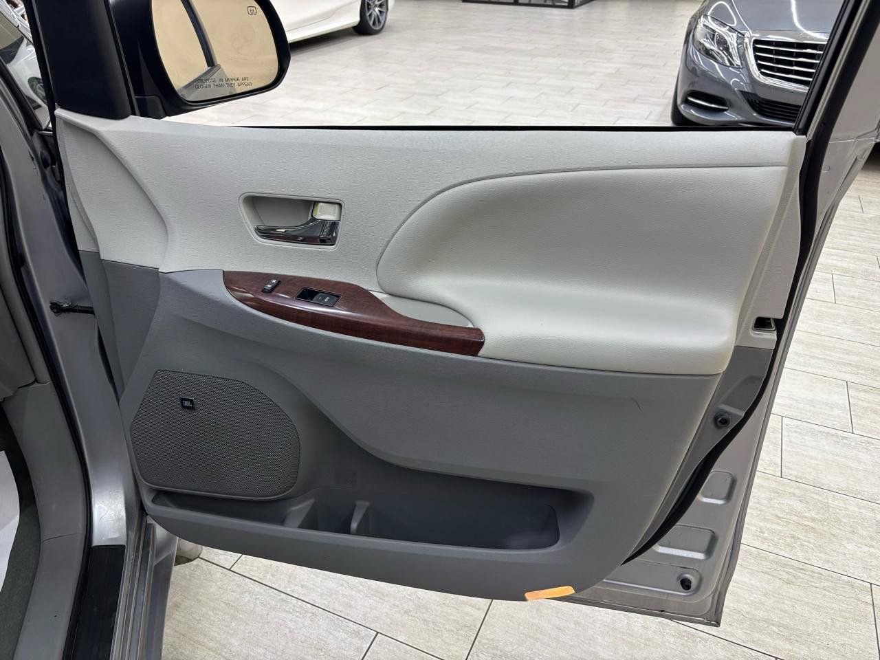 Used 2012 Toyota Sienna XLE w/ XLE Navigation Pkg FWD image 17