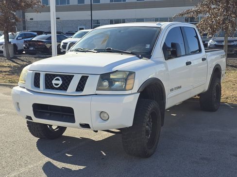 Used 2015 Nissan Titan PRO-4X w/ Pro-4x Luxury Package image 9