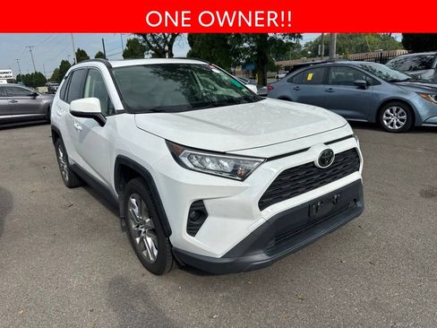 Used 2020 Toyota RAV4 XLE Premium AWD/4WD image 3