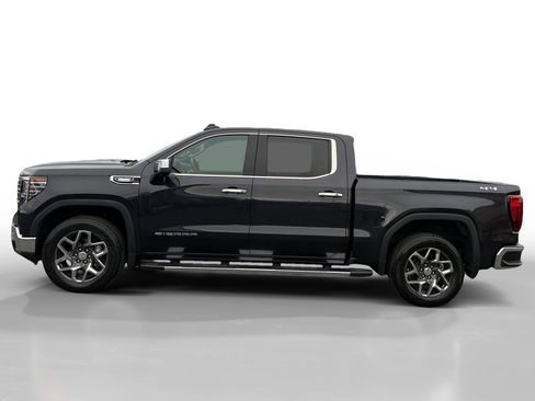 Used 2022 GMC Sierra 1500 SLT w/ SLT Premium Plus Package image 2
