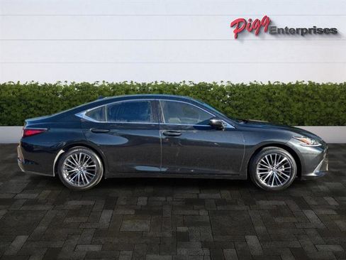 Used 2024 Lexus ES 350 Premium image 8