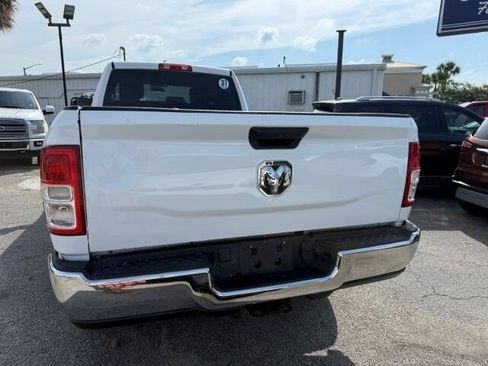 Used 2022 RAM 2500 Tradesman w/ Chrome Appearance Group AWD/4WD image 4