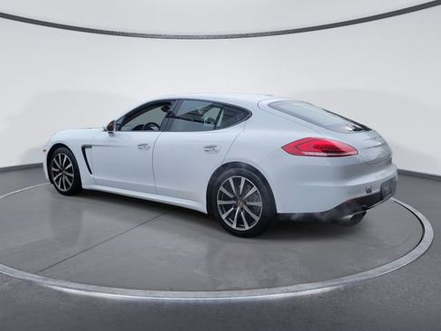 Used 2016 Porsche Panamera 4 image 5