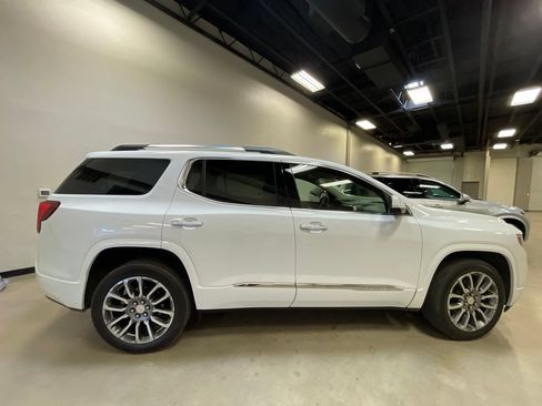 Used 2023 GMC Acadia Denali FWD image 4
