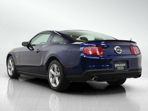 Used 2010 Ford Mustang GT Premium RWD image 3