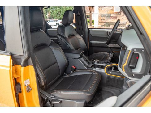 Used 2022 Ford Bronco Badlands w/ Sasquatch Package AWD/4WD image 14