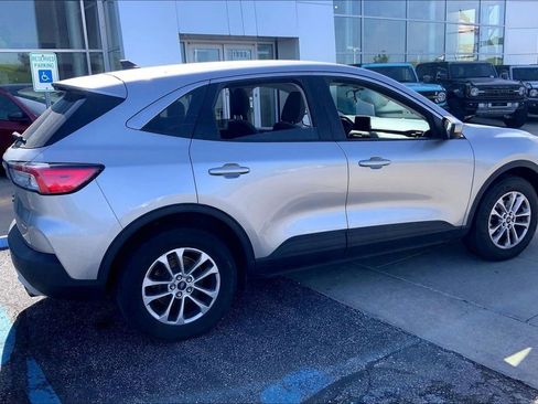 Used 2021 Ford Escape SE w/ Cold Weather Package AWD/4WD image 4
