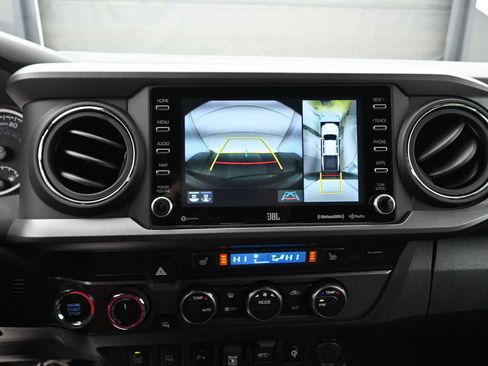 Used 2023 Toyota Tacoma TRD Off-Road image 8