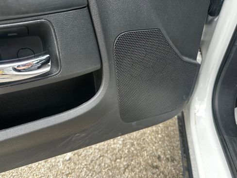 Used 2013 Dodge Challenger SXT image 12