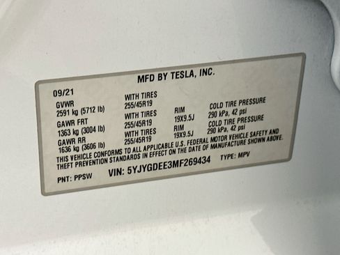 Used 2021 Tesla Model Y Long Range AWD/4WD image 12