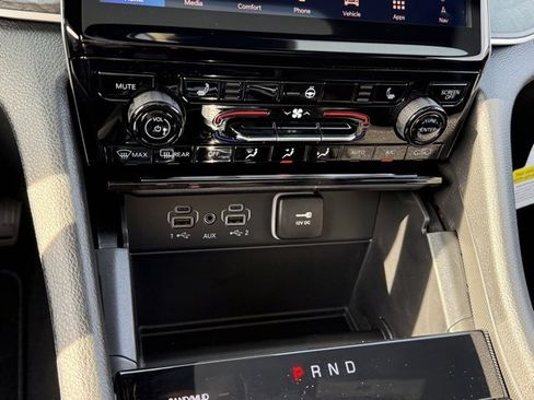 New 2025 Jeep Grand Cherokee Limited image 22