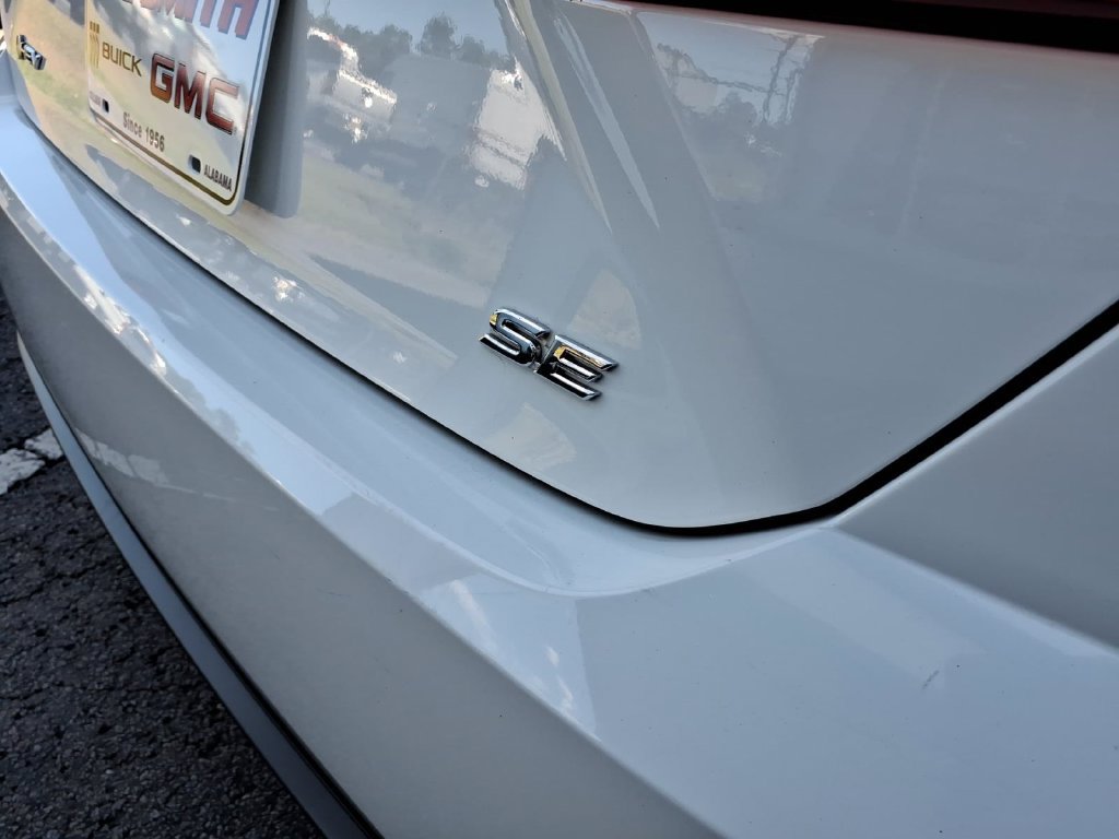 Used 2025 Toyota Camry SE w/ Convenience Package FWD image 14