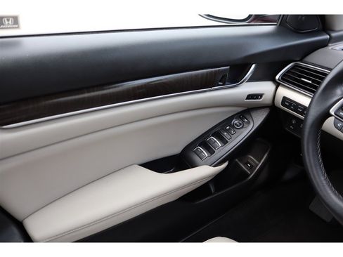Used 2018 Honda Accord Touring image 21