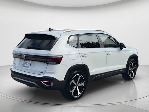 New 2026 Volkswagen Taos SEL image 8