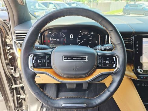 Used 2022 Jeep Grand Wagoneer Series III AWD/4WD image 24