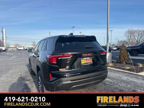 Used 2025 GMC Terrain Elevation image 8