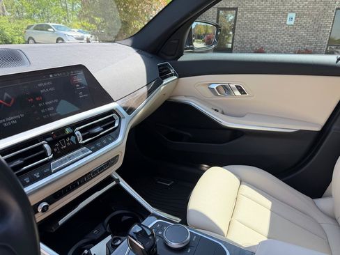Used 2020 BMW 330i xDrive Sedan w/ Convenience Package AWD/4WD image 11