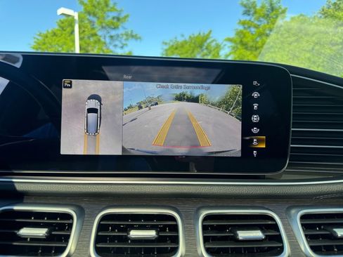 Used 2021 Mercedes-Benz GLS 450 4MATIC image 18