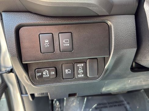 Used 2023 Toyota Tacoma TRD Sport w/ TRD Premium Sport Package AWD/4WD image 17