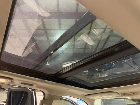Used 2018 Ford Expedition Platinum RWD image 32