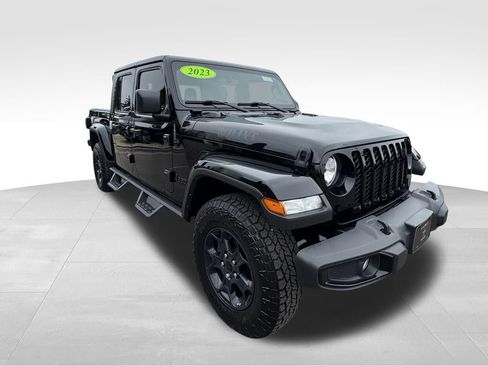 Used 2023 Jeep Gladiator Sport AWD/4WD image 6