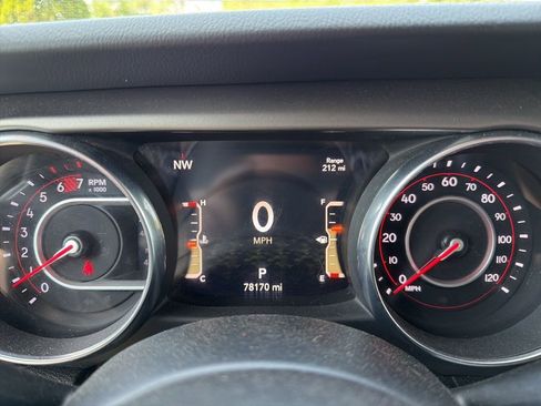 Used 2019 Jeep Wrangler Unlimited Rubicon w/ Cold Weather Group AWD/4WD image 12