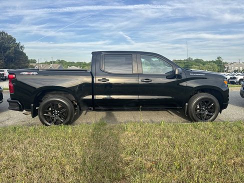 Used 2023 Chevrolet Silverado 1500 Custom image 11