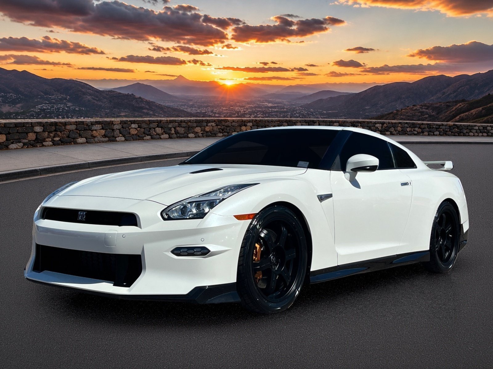 Used 2024 Nissan GT-R Premium w/ Premium Interior Package AWD/4WD image 2