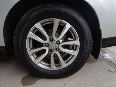 Used 2015 Nissan Pathfinder SL w/ SL Premium Package image 12